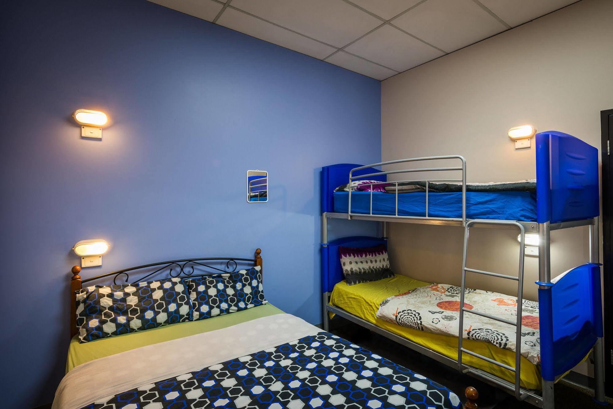 Blue Galah International Backpackers Hostel アデレード エクステリア 写真